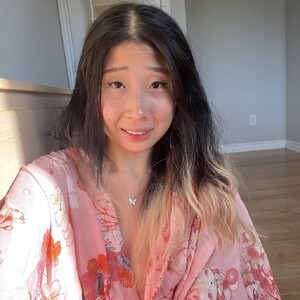Jiwoo Asian webcam from Canada