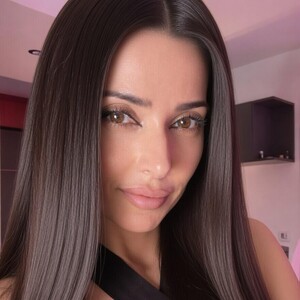 SmileyTinaa featured webcam